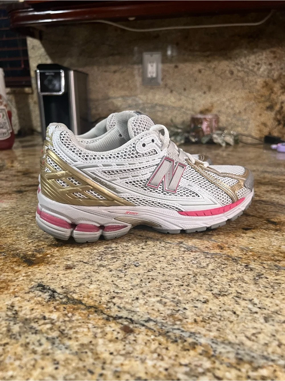 New Balance Men’s White Mesh Running Sneakers with Gold & Pink Highlights